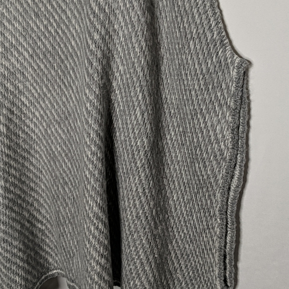 LOVESTITCH Lena Poncho ~ NWOT - Picture 8 of 11